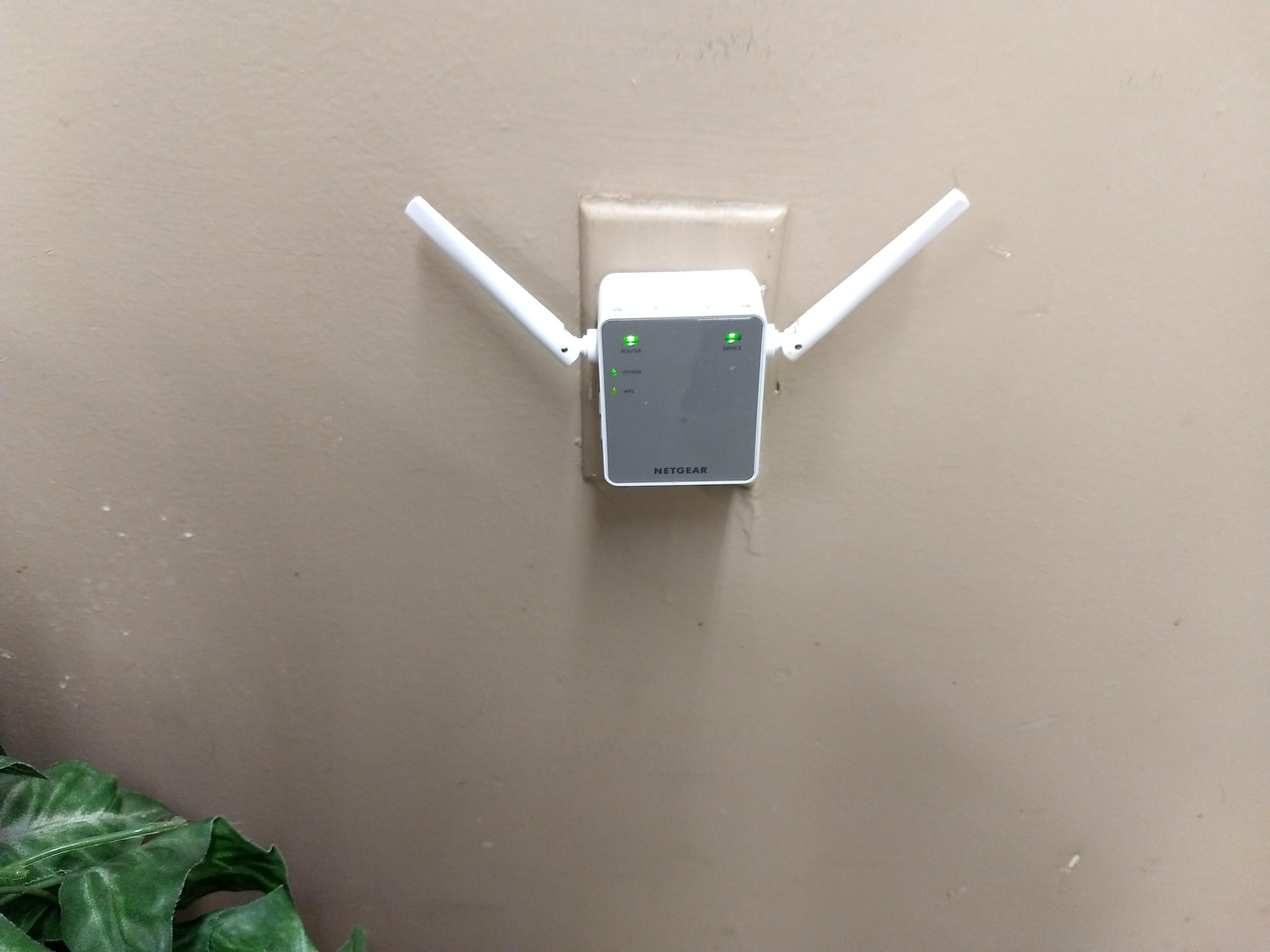 EX2700 Connected No NETGEAR Communities