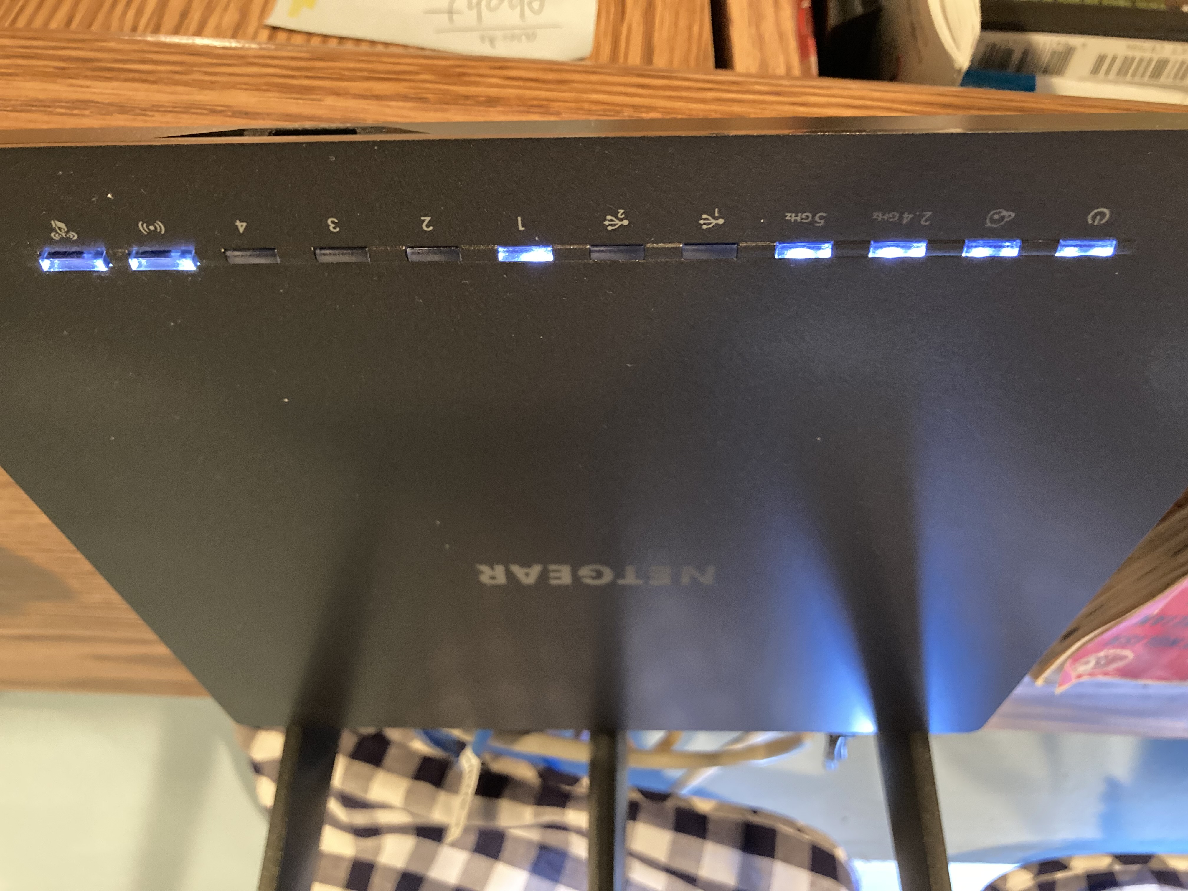 Solved: Nighthawk R7000 blue light not connecting to Wi-Fi - NETGEAR  Communities