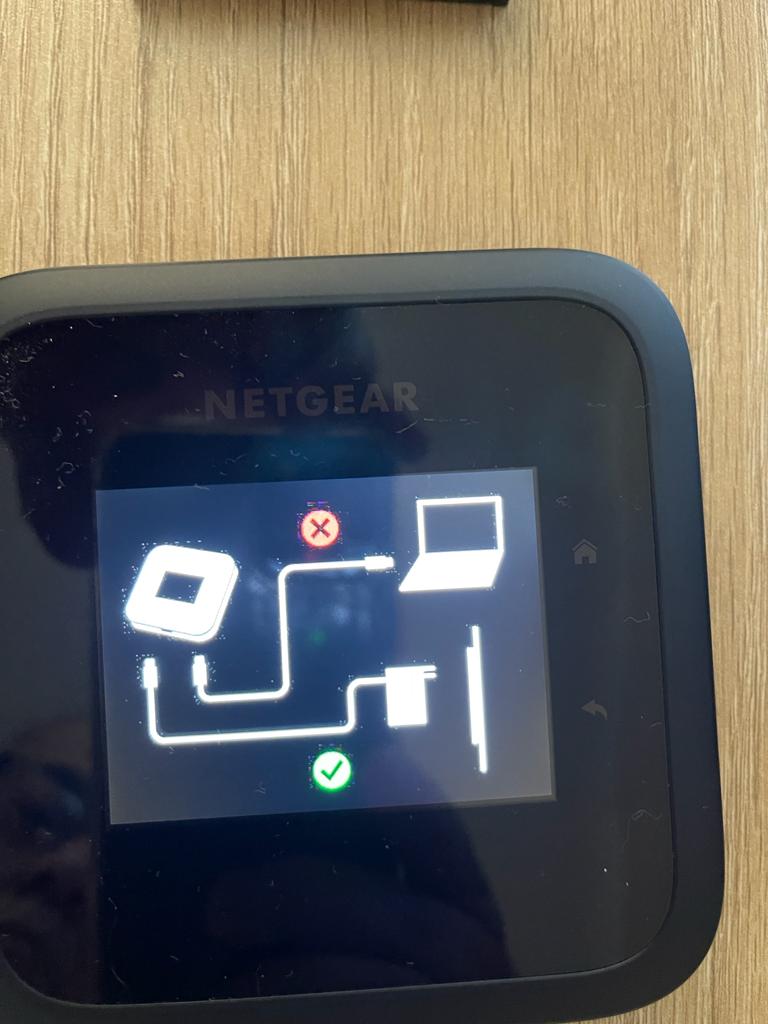 Nighthawk M6 Pro MR6400 won't run without battery when tethered to ...
