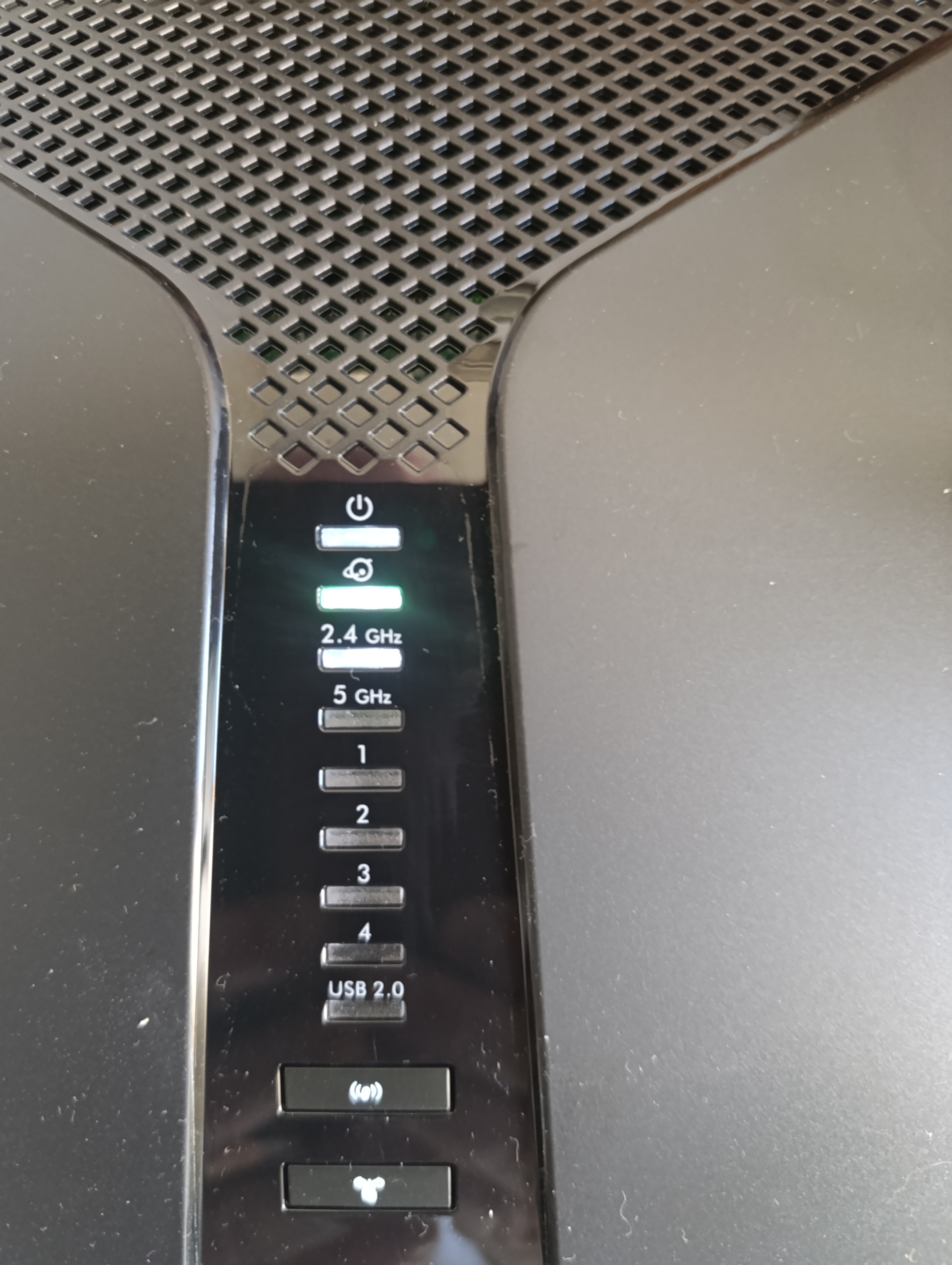 Netgear Rax48 Led Chart LAX20 4G - 5G wi-fi is on and active but 5Ghz led is off | NETGEAR ...