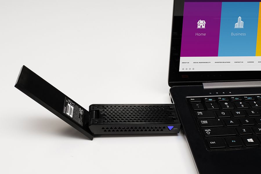 A7000-docked-Laptop-web[1].jpg