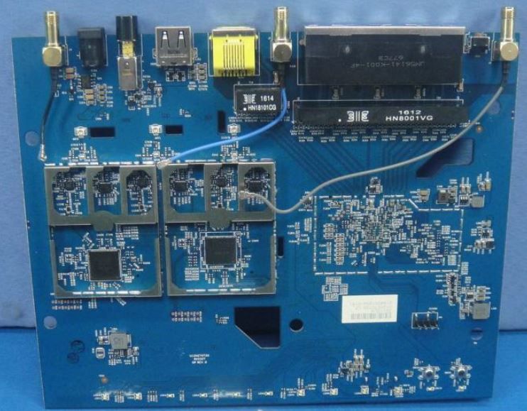 netgear_r7000p_board_radio_side.jpg