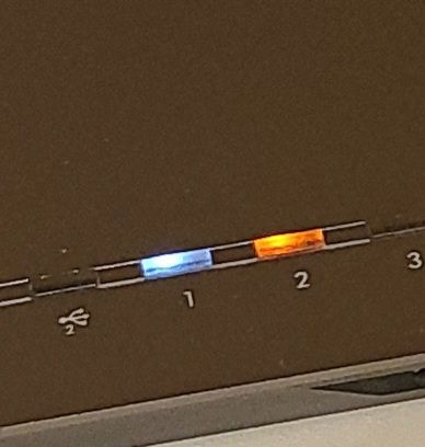 R7000 router LEDs.jpg